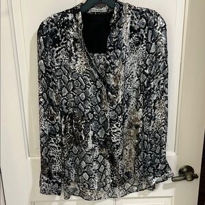 Alice + Olivia Black and White Graphic Long Sleeve Blouse